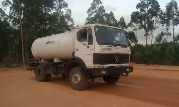 Camion Mercedes 1017 citerne à eau