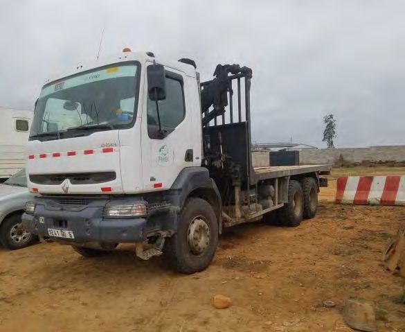 Camion avec grue de levage